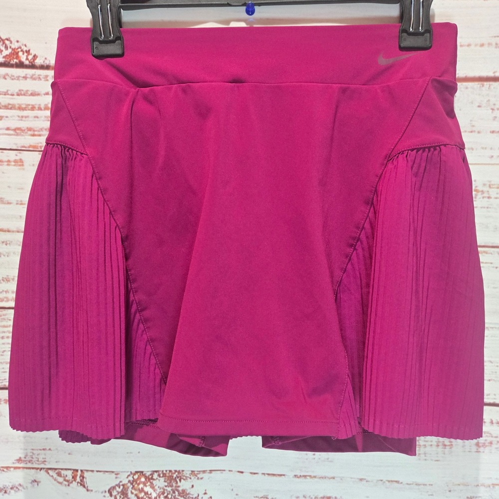 Nike Women’s Hot Pink Pleated Tennis Skort